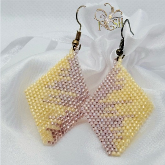 BEADED EARRINGS - LIGHT YELLOW AND LIGHT BROWN - Picture 1 of 3